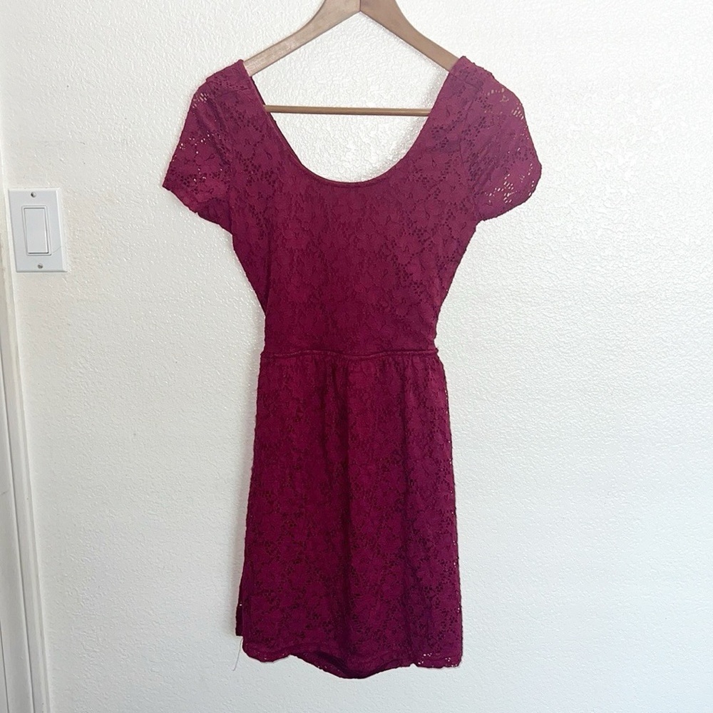 Rue21 Floral Maroon Bow Scoop Neck Short Sleeve Open Back Mini Dress